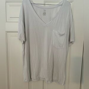 Women’s Kyte Living by Kyte Baby Front Pocket V-Neck T-Shirt